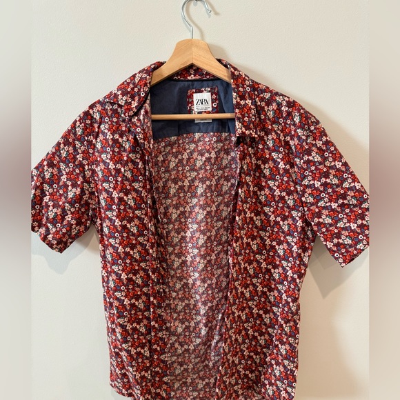 red button-up Zara medium slim fit - Picture 1 of 5